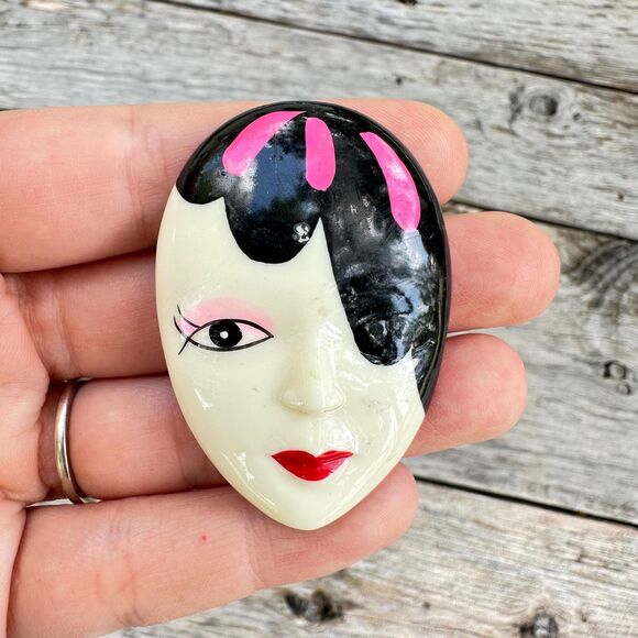 Handcrafted Colorful Face Brooch  Expressive and Tear Drop Detail Pin - Picture 1 of 2